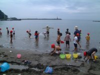 松崎小学校低学年海遊び