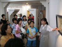 訪問団は、中瀬邸、重文、長八美術館を見学しました。