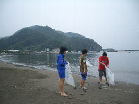 松崎海岸の清掃作業