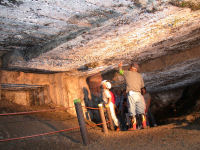 児童館室岩洞探検