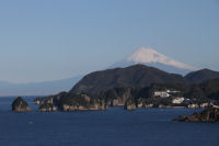 海岸線からの富士山
