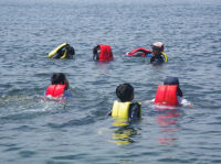 海洋クラブ　ライフジャケット浮遊体験