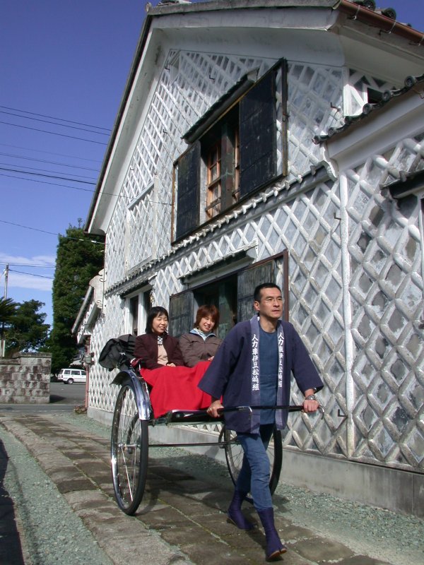(1334)なまこ壁と人力車