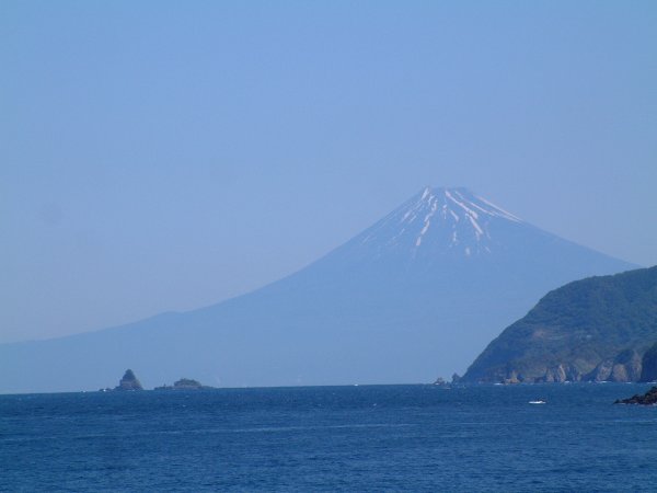 (2042)雲見海岸からの富士山