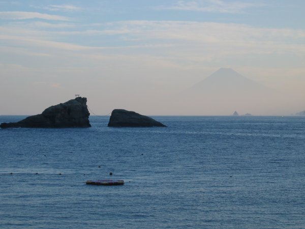 (2534)牛着岩と富士山