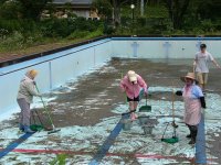 大沢プール清掃