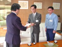 東京電力様より防犯灯20基寄贈していただきました