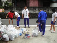 松崎中学校で廃品回収