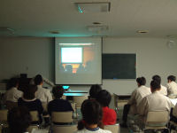 昨日の話題　職員研修