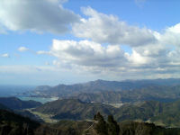 岩科、牛原山や町境の山並み