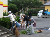 「花の日」町内一斉清掃