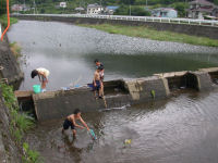 川遊び