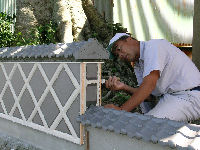 瀬崎稲荷ではナマコ壁の製作が行なわれています