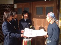 松崎中ポスター配布