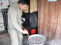 初詣に振る舞うおでんやおしるこの準備