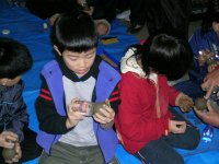 松崎小磨くと光る団子作り