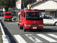 消防車による町内パレード