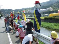 交通安全かかし飾り