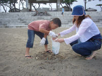 江奈浜子供会松崎海岸の清掃