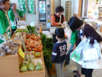 松崎町農業振興会「後継者育成部会」の朝市 松崎町農業振興会「後継者育成部会」の朝市