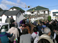 石部温泉餅まき