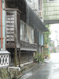 今日は雨