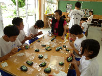 松崎中学生徒による「いづこいし」制作