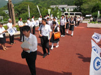 安曇地区訪問団来町