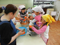 松崎幼稚園カレー作り