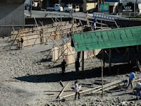 石部海岸浜囲いの設置