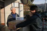 防災ラジオ配布