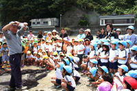 保育園地引網体験