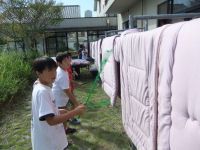 通学合宿事前布団干し