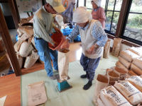 棚田米発送作業