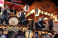 三社たたき合い