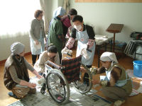 日赤奉仕団員奉仕作業