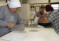 中川地区女性会そば打ち、販売