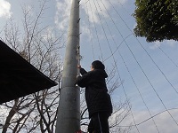 「光のピカ市」イルミネーション撤去作業