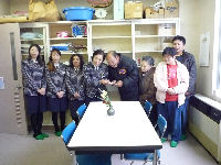 東静岡ヤクルトより、マナへヤクルト贈呈