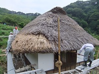 石部棚田水車小屋屋根修繕