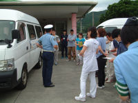 シートベルトの正しい着用方法の講習会