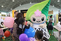 ふれあい広場に「まっちー」登場