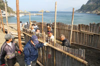 雲見海岸で浜囲い設置