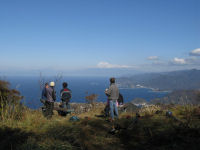雲見地域おこしの会が、高通山で作業 雲見地域おこしの会が、高通山で作業