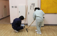 静岡県立東部特別支援学校伊豆松崎分校の生徒が清掃活動