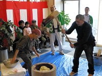 伊豆まつざき荘餅つき