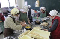 ひまわり会のお弁当づくり