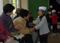 松崎幼稚園中川園と中川サロンの交流会