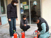児童館で消火訓練