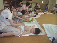 ベビーマッサージ ベビーマッサージ